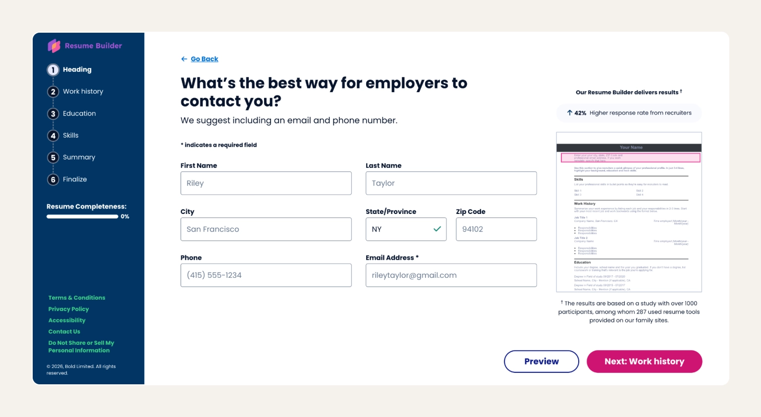 Screenshot of ResumeBuilder.com showing the simple resume editor and template gallery
